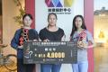 黎明技術學院楊佩霖同學作品「Clown」設計創作理念為客家節慶意涵(左1林顗臻同學、中間翁能嬌指導教授、右1楊佩霖同學)